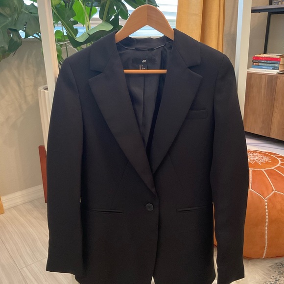 H&M Size 2 Black Oversized Tuxedo Blazer - Picture 4 of 4